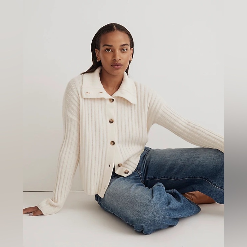Madewell Oversized Collar Cardigan in cream. Size XS
